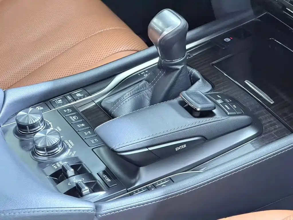 Lexus LX 2016 570 Luxury Edition