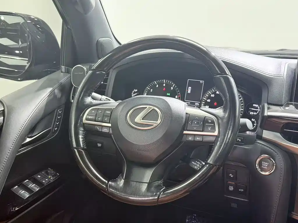 Lexus LX 2016 570 Luxury Edition