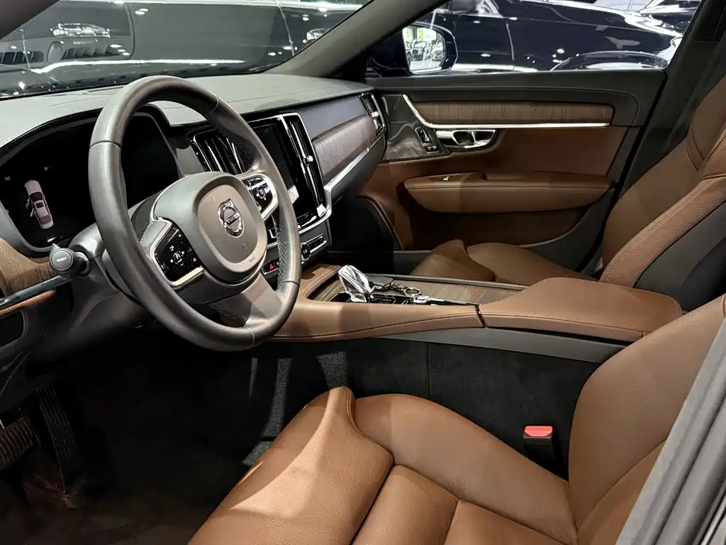 Volvo S90 2024 B5 Inscription Luxury
