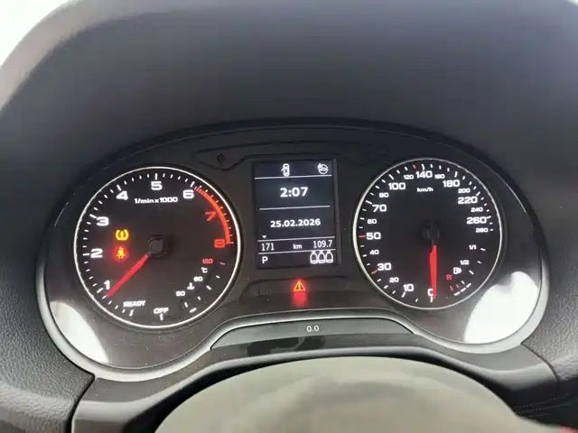 Audi Q2L 2024 35 TFSI Entry Dynamic Edition