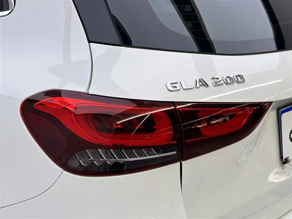 Mercedes-Benz GLA 200 (2020)