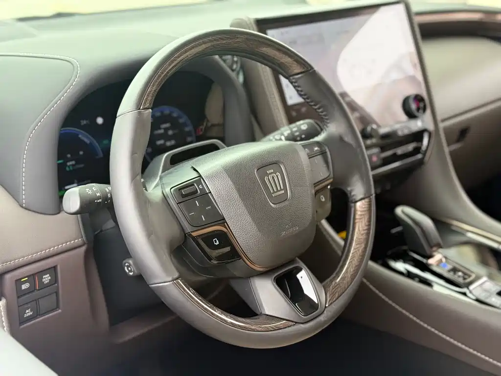 Vellfire 2024 Crown Hybrid 2.5L Supreme Executive Edition
