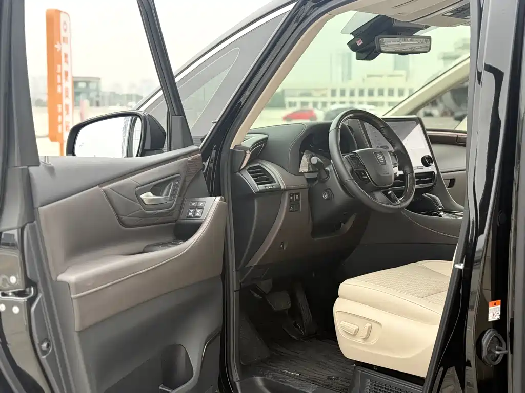 Vellfire 2024 Crown Hybrid 2.5L Supreme Executive Edition