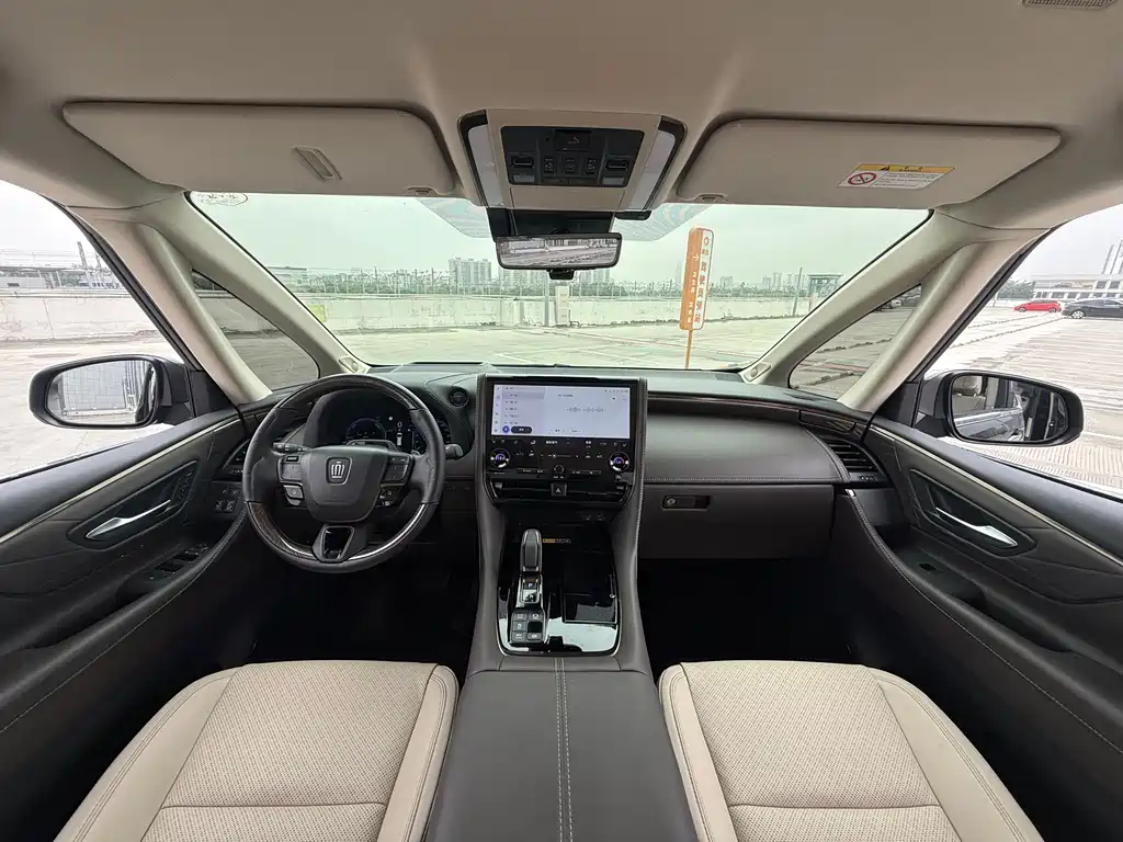 Vellfire 2024 Crown Hybrid 2.5L Supreme Executive Edition