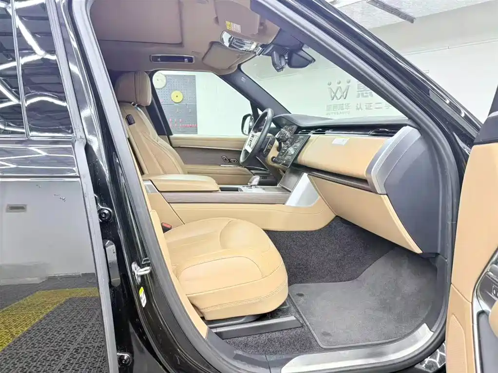 Range Rover 2024 3.0 L6 400PS Autobiography LWB