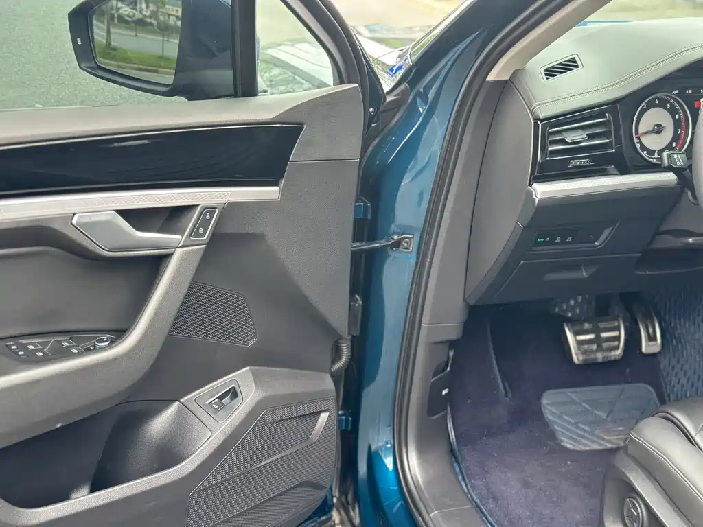 Touareg 2019 2.0TSI Navigator Edition China VI