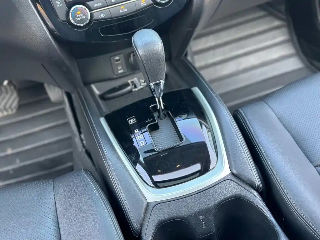 Nissan X-Trail 2017 2.0L CVT Fashion Edition 2WD