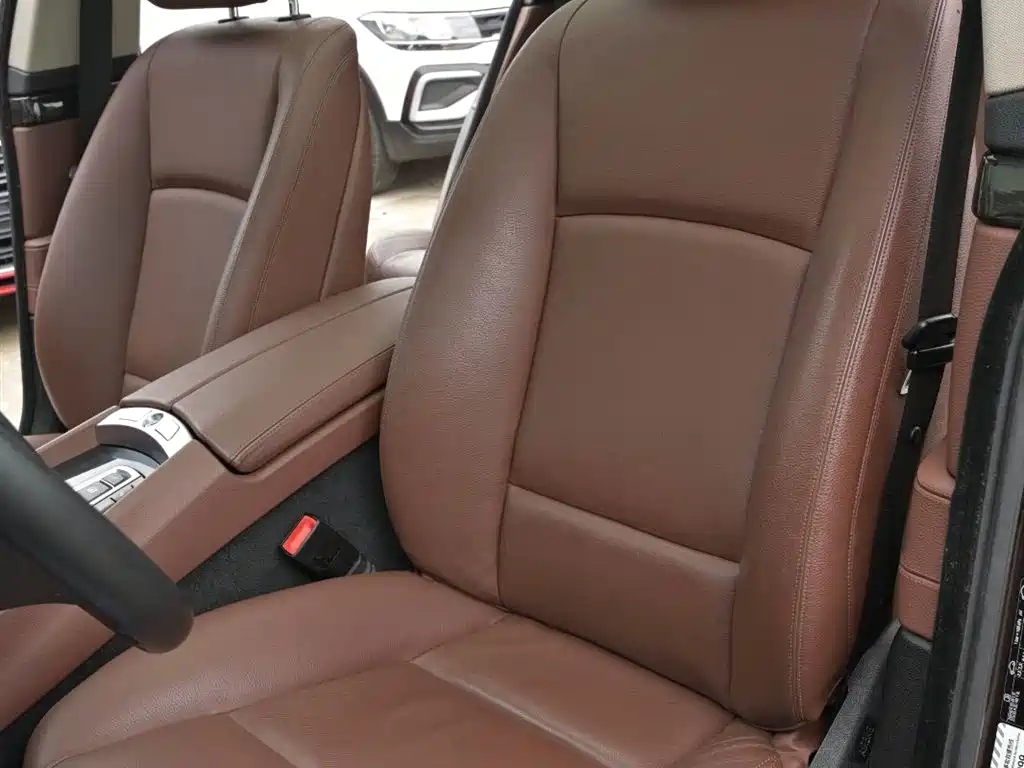 BMW 5 Series GT 2017 528i Leading Edition