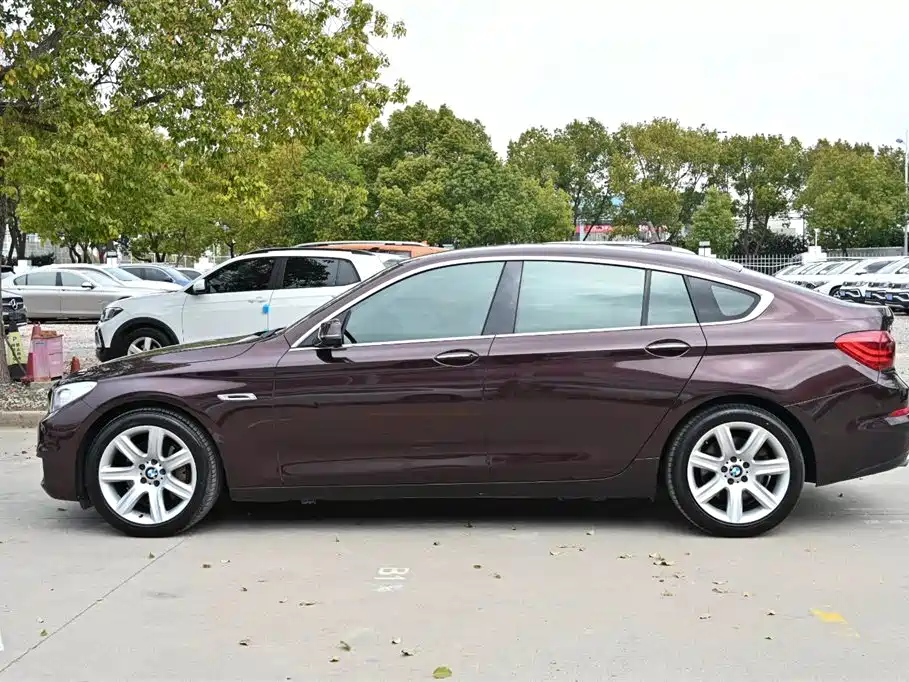BMW 5 Series GT 2017 528i Leading Edition