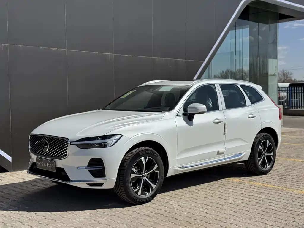 Volvo XC60 2026 B5 AWD Momentum