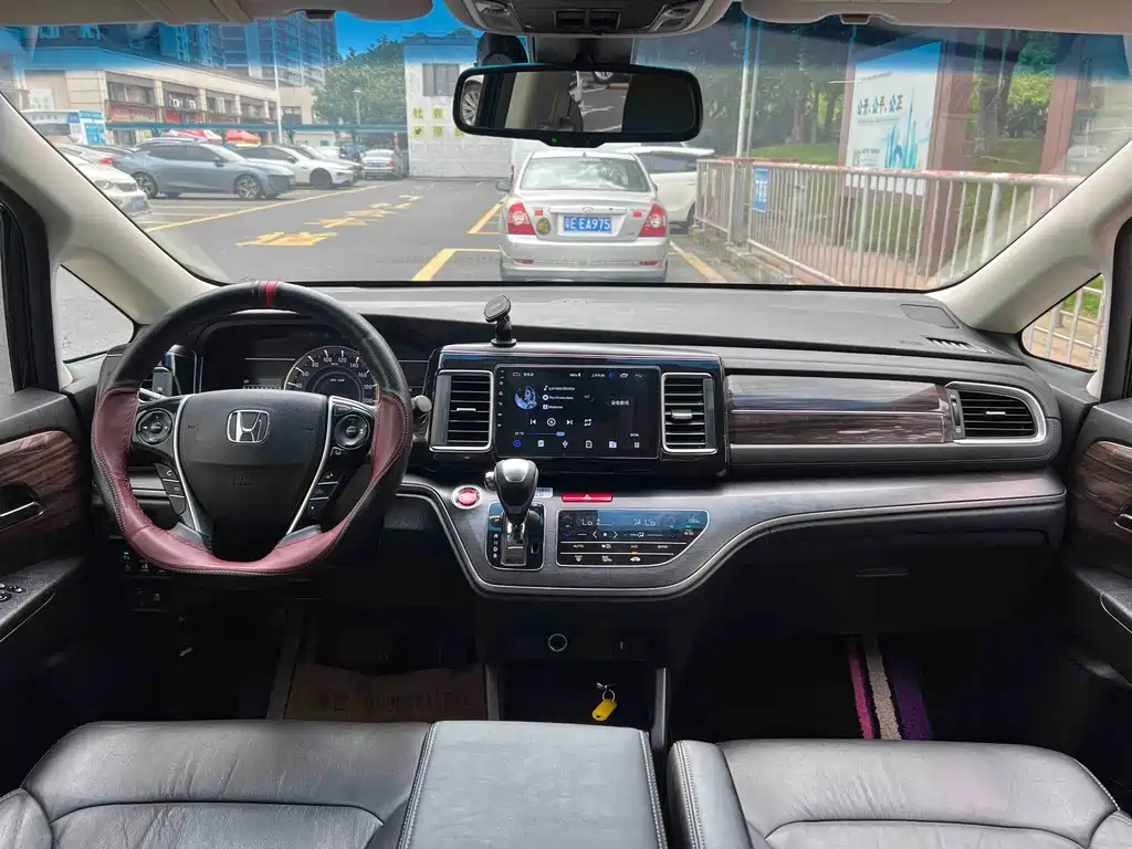 Honda Elysion 2016 2.4L Supreme Edition