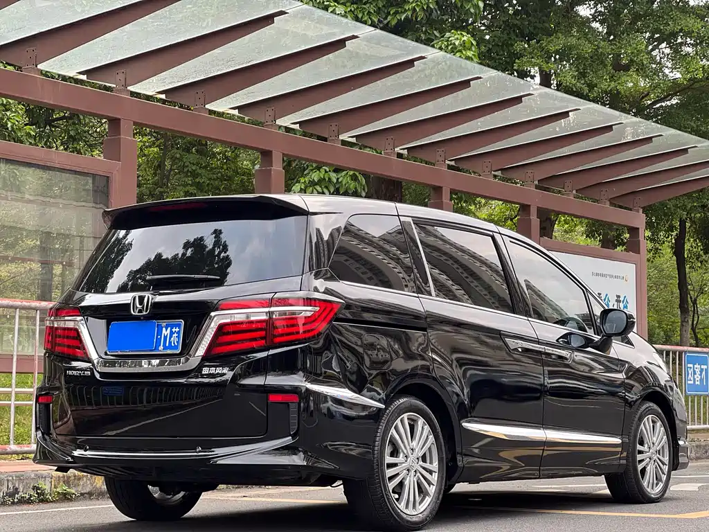 Honda Elysion 2016 2.4L Supreme Edition