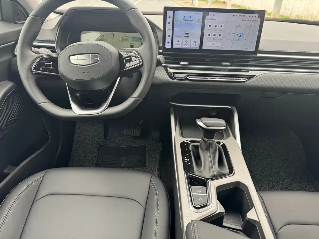 Geely Emgrand 2022 4th Generation 1.5L CVT Luxury Edition