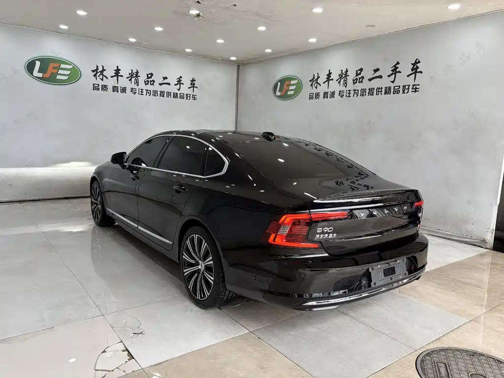 Volvo S90 2025 B5 Inscription