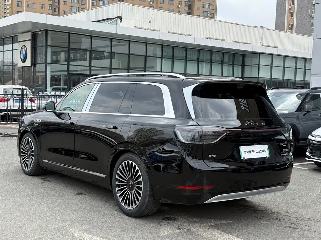 AITO M9 2025 EREV Ultra Edition 52kWh 6-Seater with 192-Line LiDAR