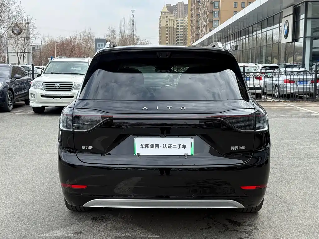 AITO M9 2025 EREV Ultra Edition 52kWh 6-Seater with 192-Line LiDAR