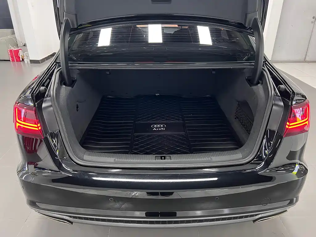 Audi A6L 2018 30th Anniversary Edition 35 TFSI Fashion Trim
