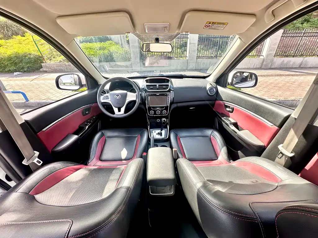 BAIC Huansu H2 2015 1.5L AMT Luxury BJ415C