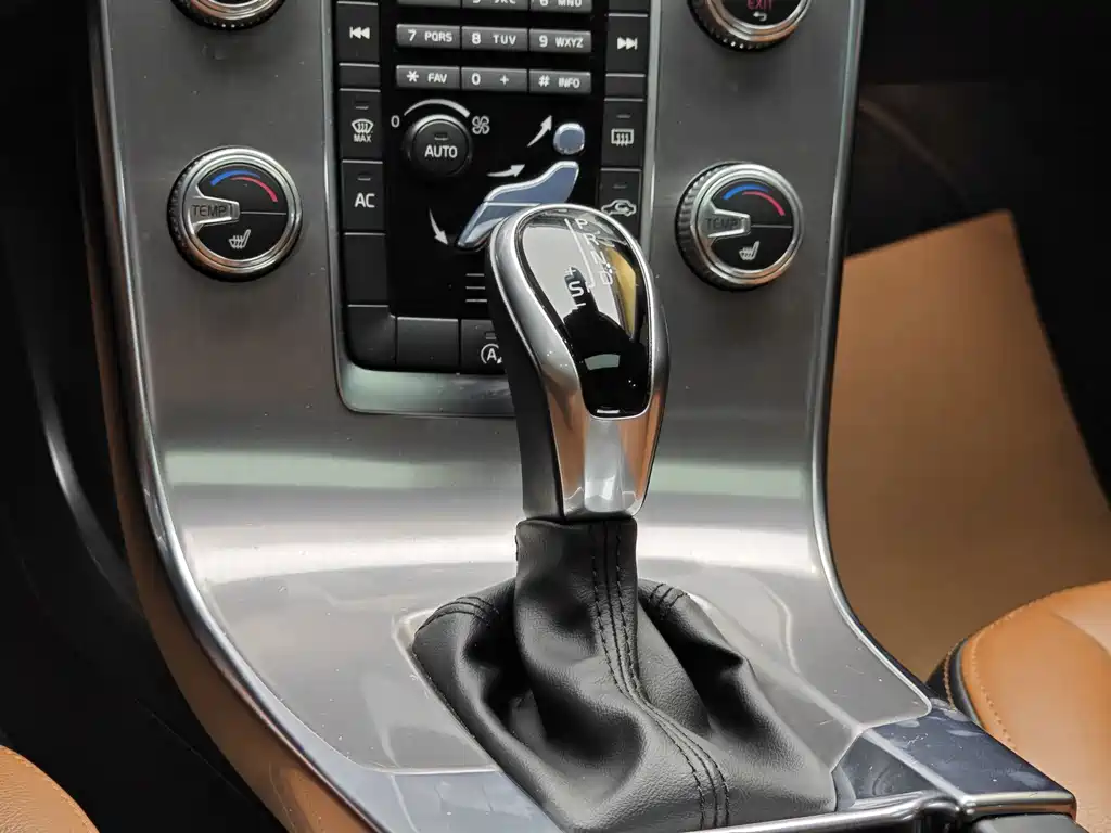 Volvo S60L 2018 T4 Zhiyuan Edition