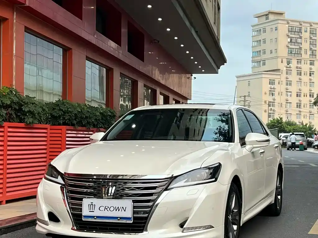 Toyota Crown 2015 2.0T Fashion Edition