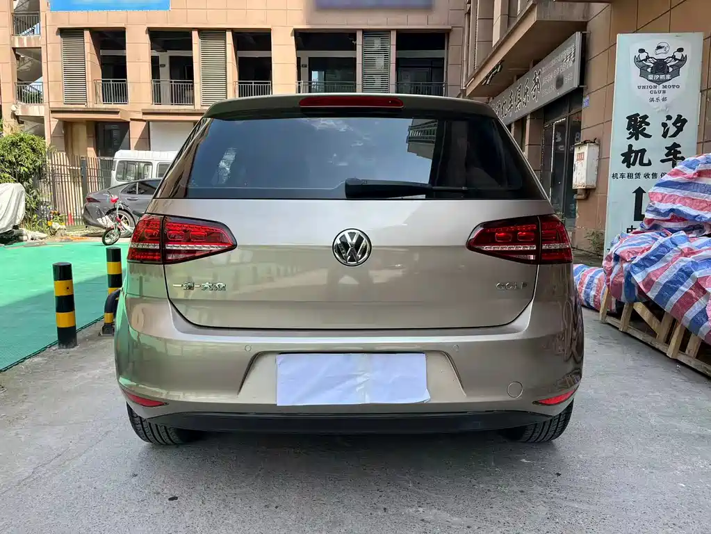 Golf 2017 1.6L Automatic Comfort Edition Million Car Commemorative Edition