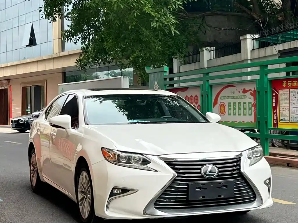 Lexus ES 2015 200 Elite Edition