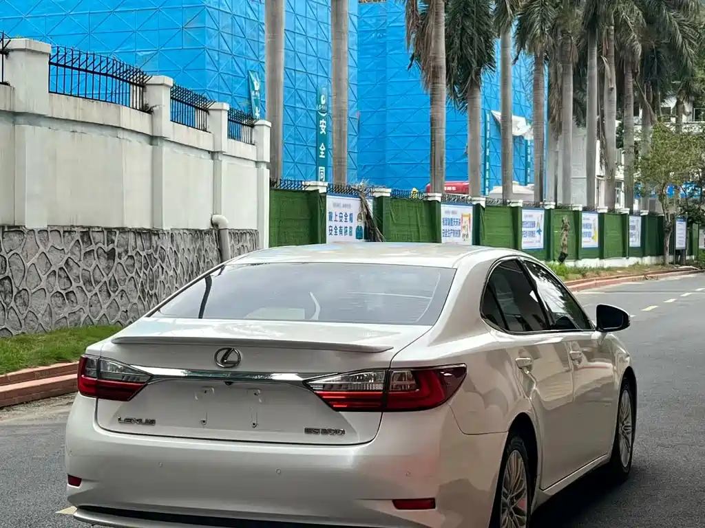 Lexus ES 2015 200 Elite Edition