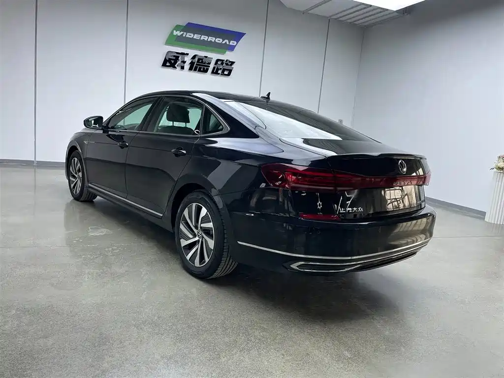 Volkswagen Passat PHEV 2023 430PHEV Hybrid Elite Edition