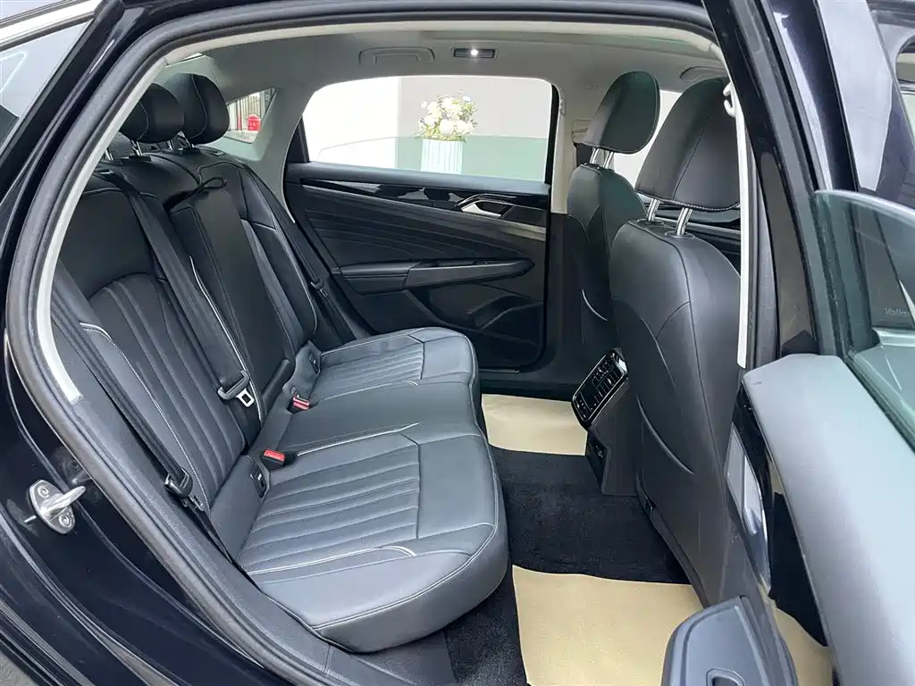 Volkswagen Passat PHEV 2023 430PHEV Hybrid Elite Edition