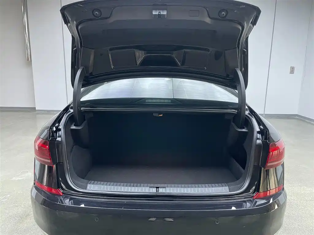 Volkswagen Passat PHEV 2023 430PHEV Hybrid Elite Edition
