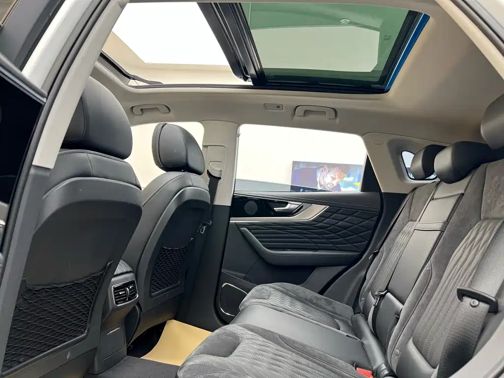 Hongqi HS5 2022 2.0T Zhilian Qixiang Edition
