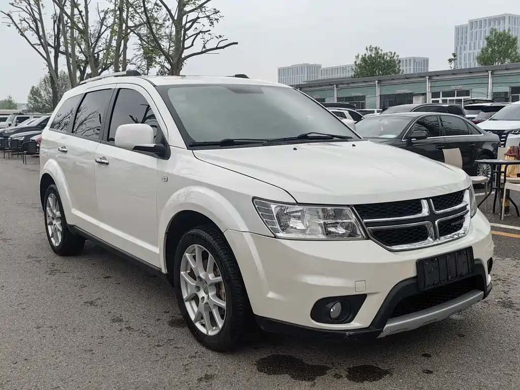 Dodge Journey 2013 2.4L FWD Premium Edition