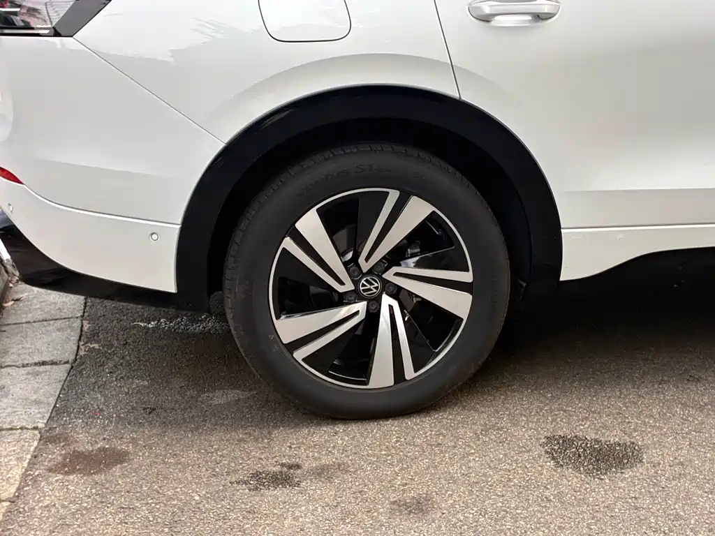 Volkswagen Tavendor 2023 380TSI AWD R-Line Edition