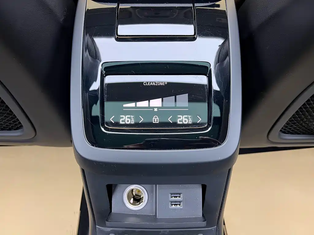 Volvo S90 Recharge 2020 T8 E-Drive Hybrid Inscription Luxury Edition
