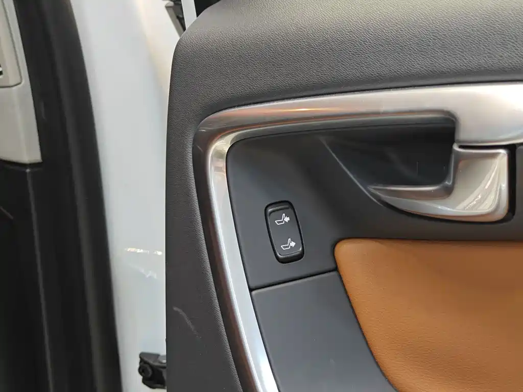 Volvo S60L 2018 T3 Zhi Jin Edition