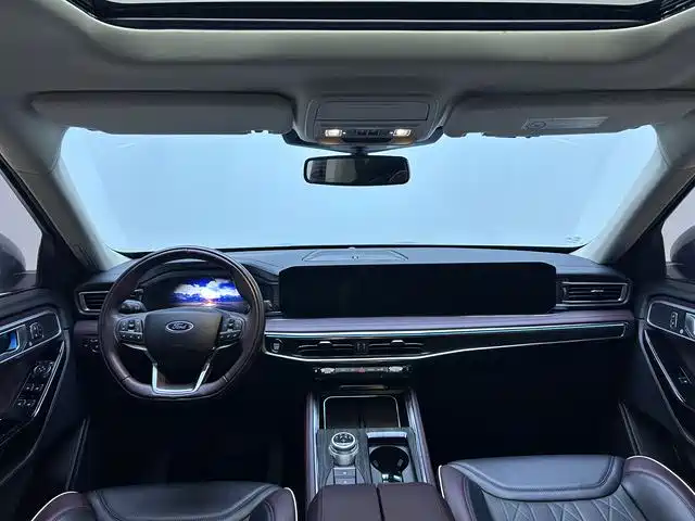 Ford Explorer 2023 EcoBoost 285 AWD Titanium Edition 7-Seater