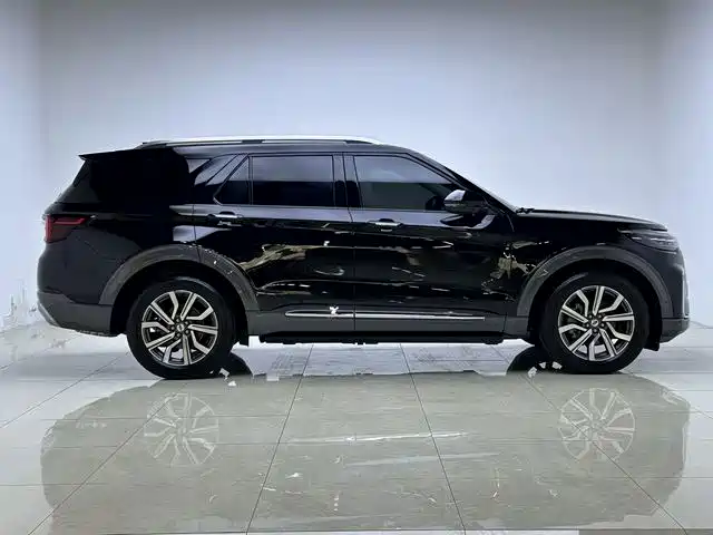 Ford Explorer 2023 EcoBoost 285 AWD Titanium Edition 7-Seater