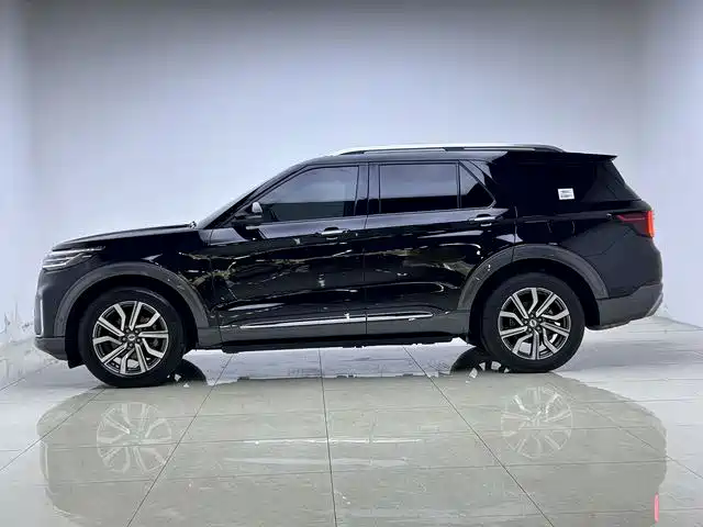 Ford Explorer 2023 EcoBoost 285 AWD Titanium Edition 7-Seater