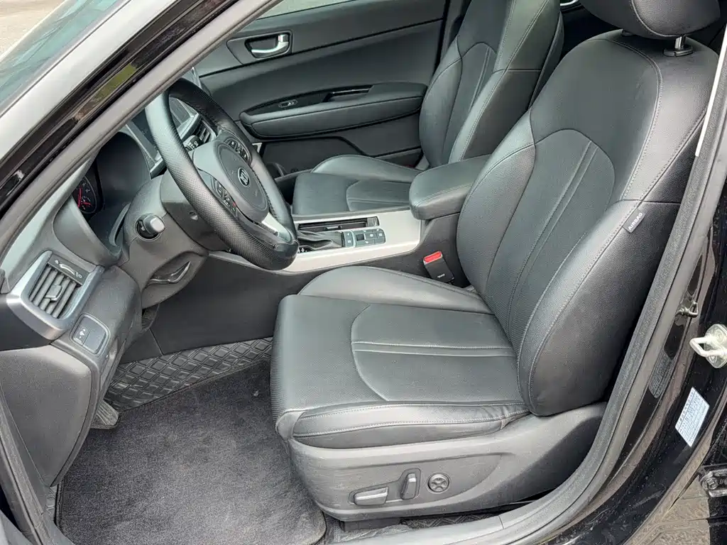 Kia K5 PHEV 2018 2.0L Zhi Zun Edition