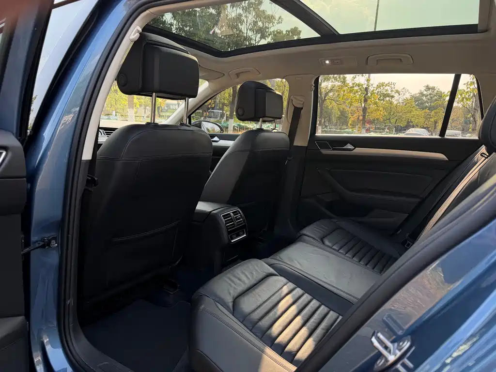 Volkswagen Passat Alltrack 2018 380TSI FWD Comfort