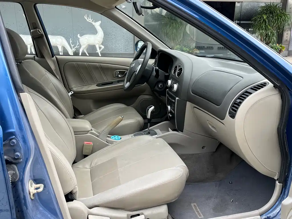 V3 Lingyue 2010 1.5L CVT Flagship Edition
