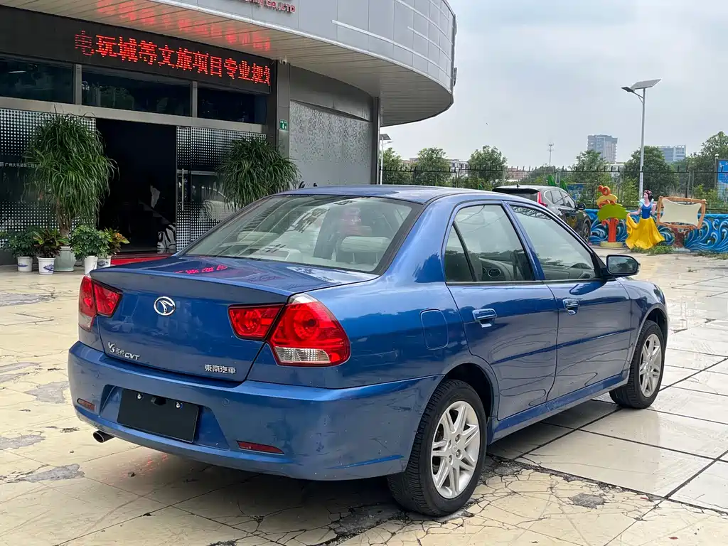 V3 Lingyue 2010 1.5L CVT Flagship Edition