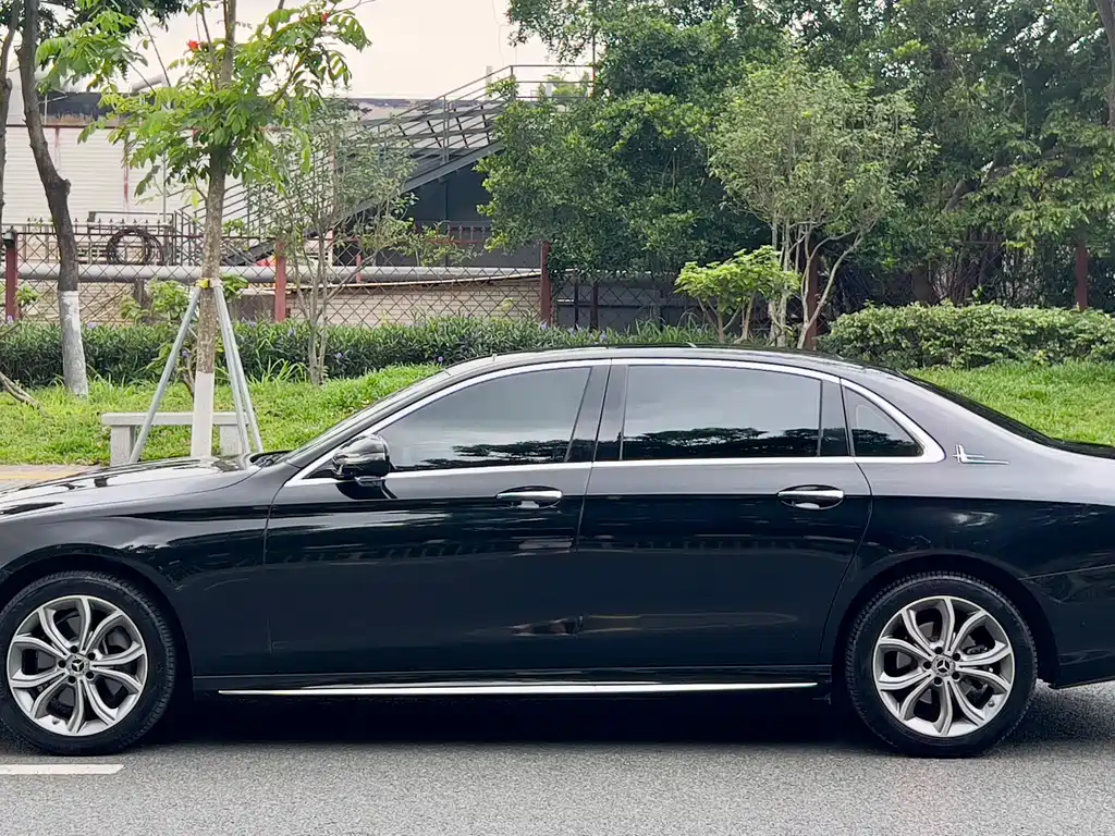 Mercedes-Benz E-Class 2022 Facelift II E 300 L Sport Luxury