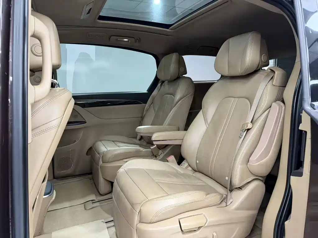 Buick GL8 2017 ES 28T Luxury China V