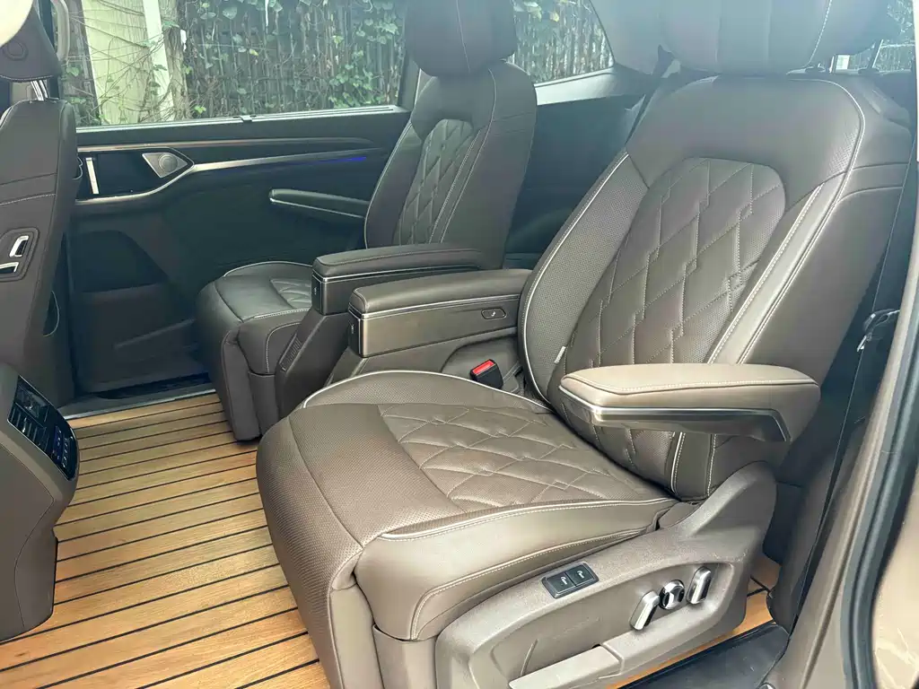 Viloran 2020 380TSI Prestige Edition