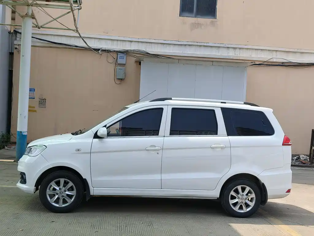 Fengon 330 2022 1.5L 330S Manual Supreme Edition China VI