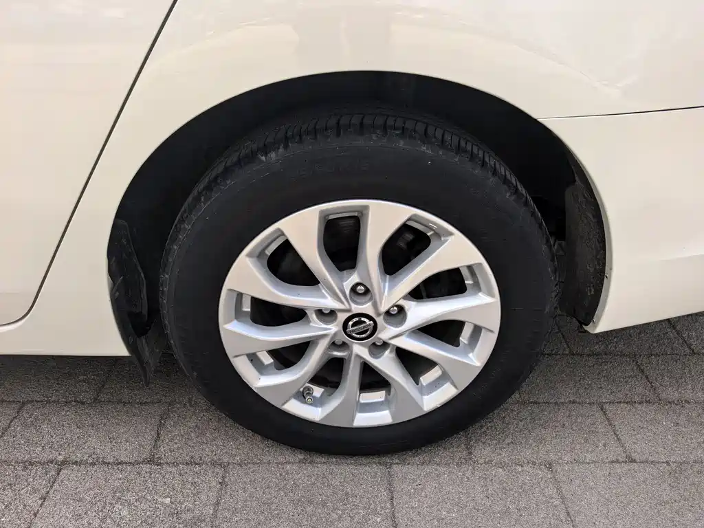 Nissan Sylphy 2016 1.6XL CVT Premium Edition