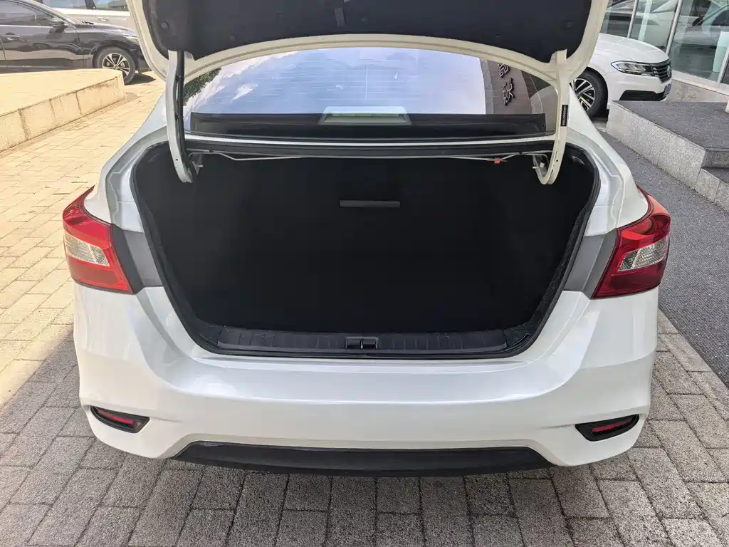 Nissan Sylphy 2016 1.6XL CVT Premium Edition