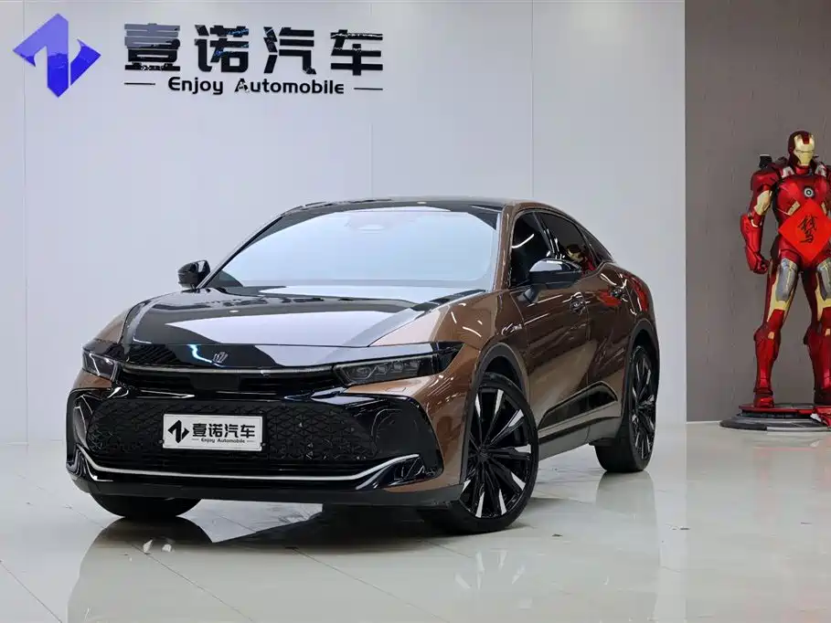 Toyota Crown SportCross 2023 2.4T HEV AWD Premium Edition