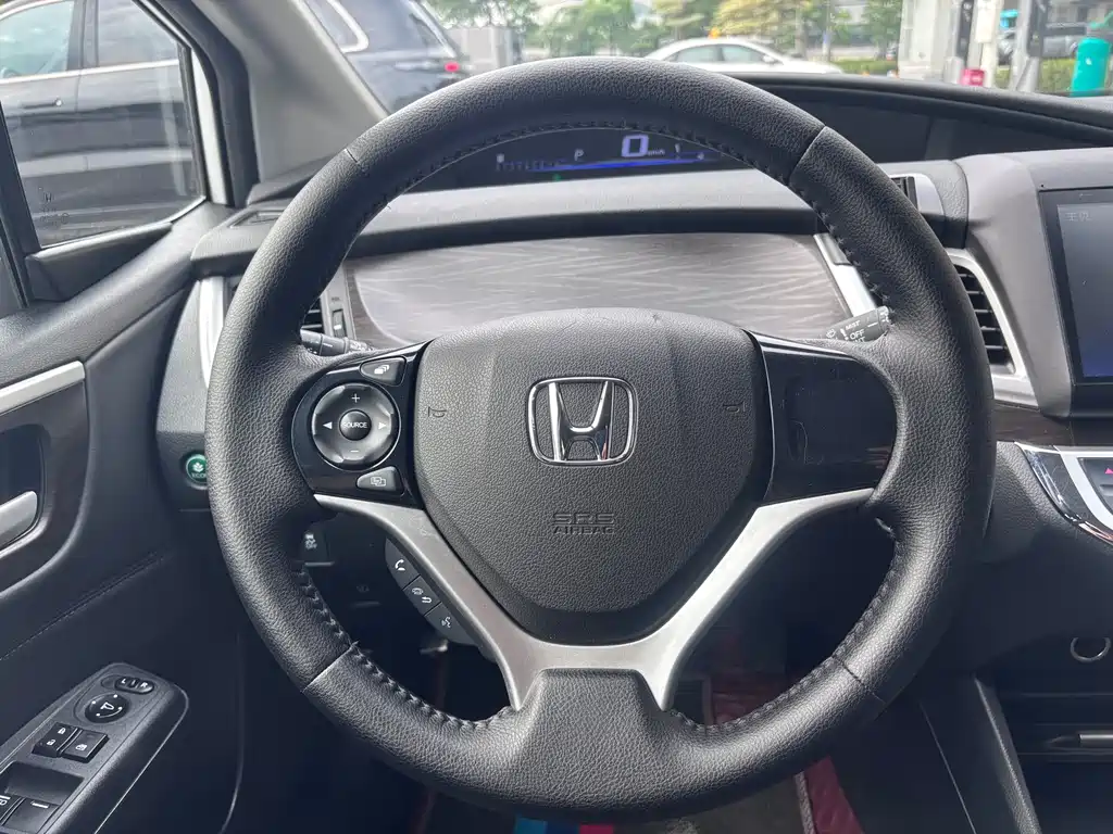 Honda Jade 2014 1.8L Automatic Comfort Elite Edition 5-seater